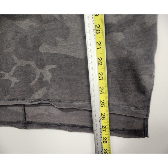 We The Free Women's Casual Comfy Camo T-Shirt Gray Size S - Picture 8 of 9